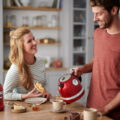 Breakfast-kettle-1-5L-artisan-red-empire-set-couple-sharing-tea